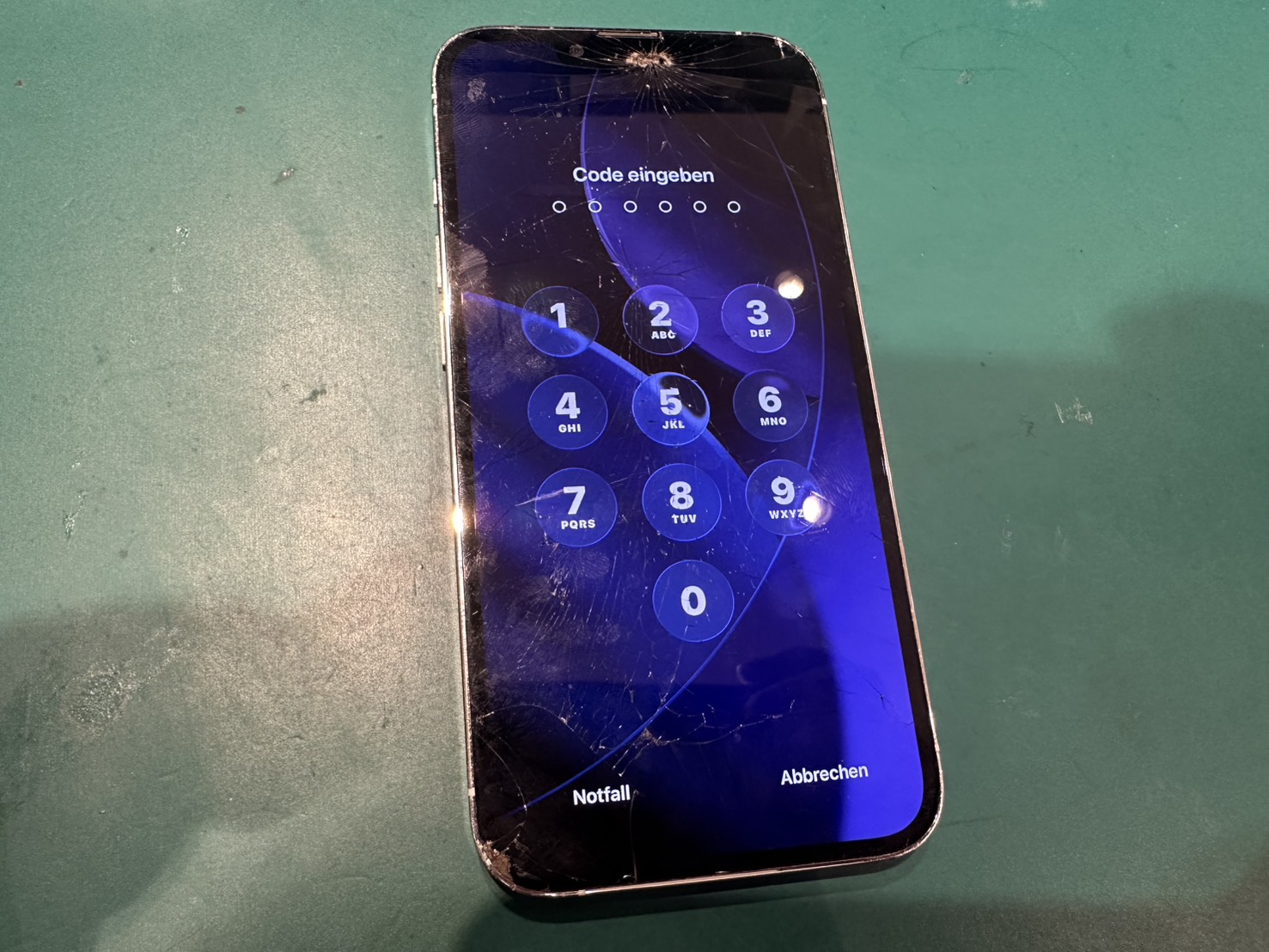 【平和島よりご来店】iPhone13Proの画面交換修理をご依頼いただきました！